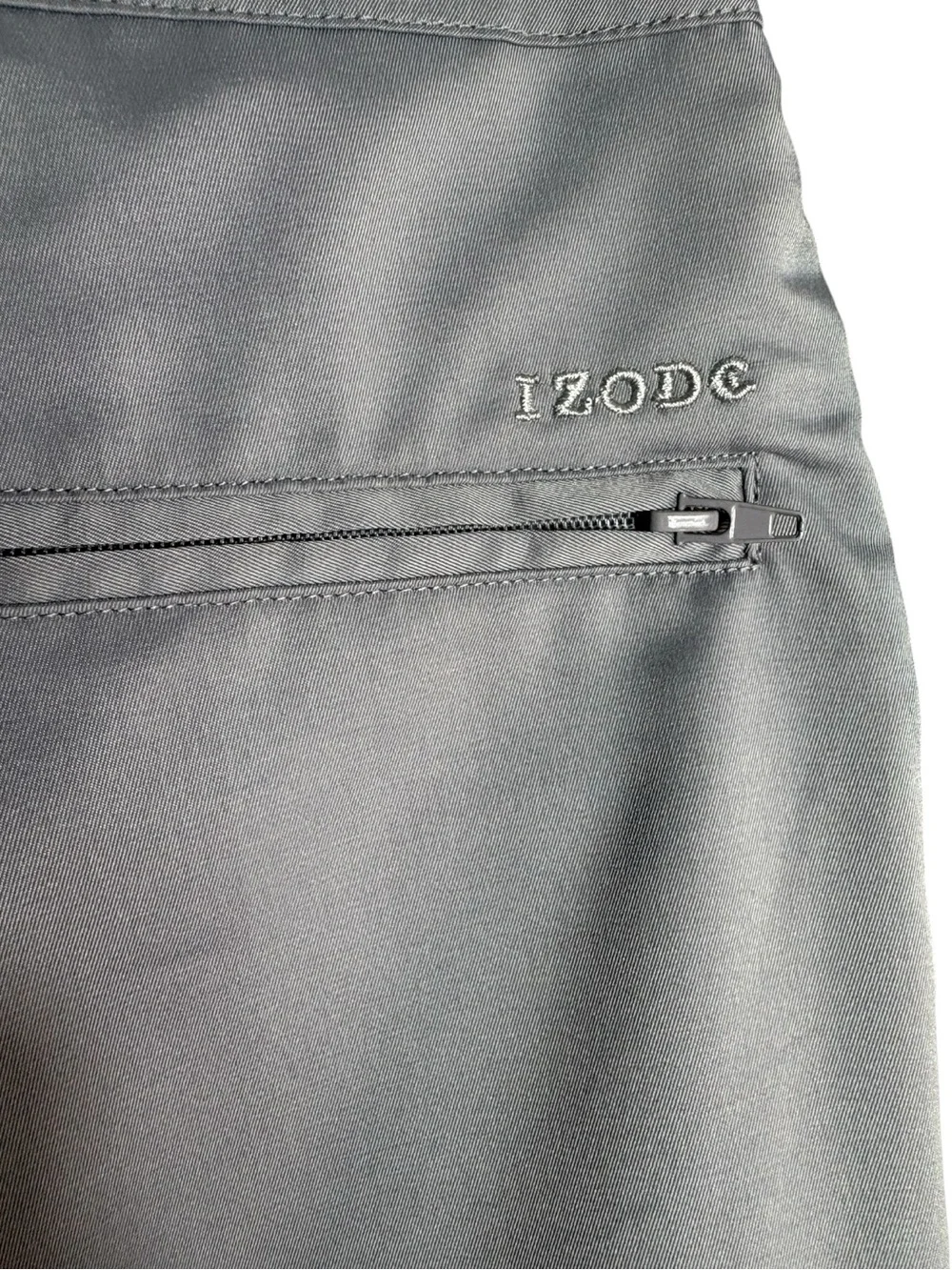 IZOD GOLF Women's Light Gray Golf Bermuda Shorts Size 8 -- SUPER COMFORTABLE!!!